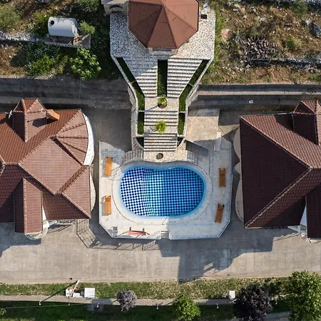 The Lake Houses Villa