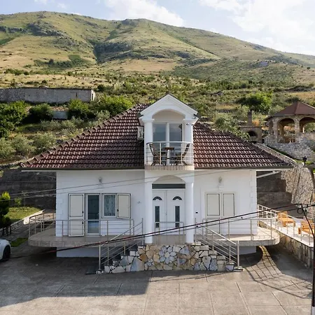 Villa The Lake Houses