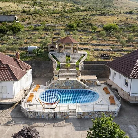 The Lake Houses Široka
